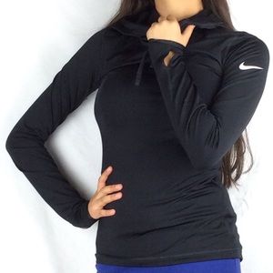 Nike High Loose Turtleneck Long Sleeve Dri Fit Top